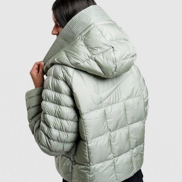 Nike Swoosh PrimaLoft Therma-FIT Oversized Hooded Puffer Crop Jacket, Women's L - Picture 3 of 16